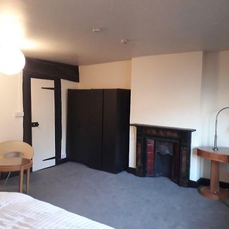 The Red Lion Apartment Newent Екстериор снимка