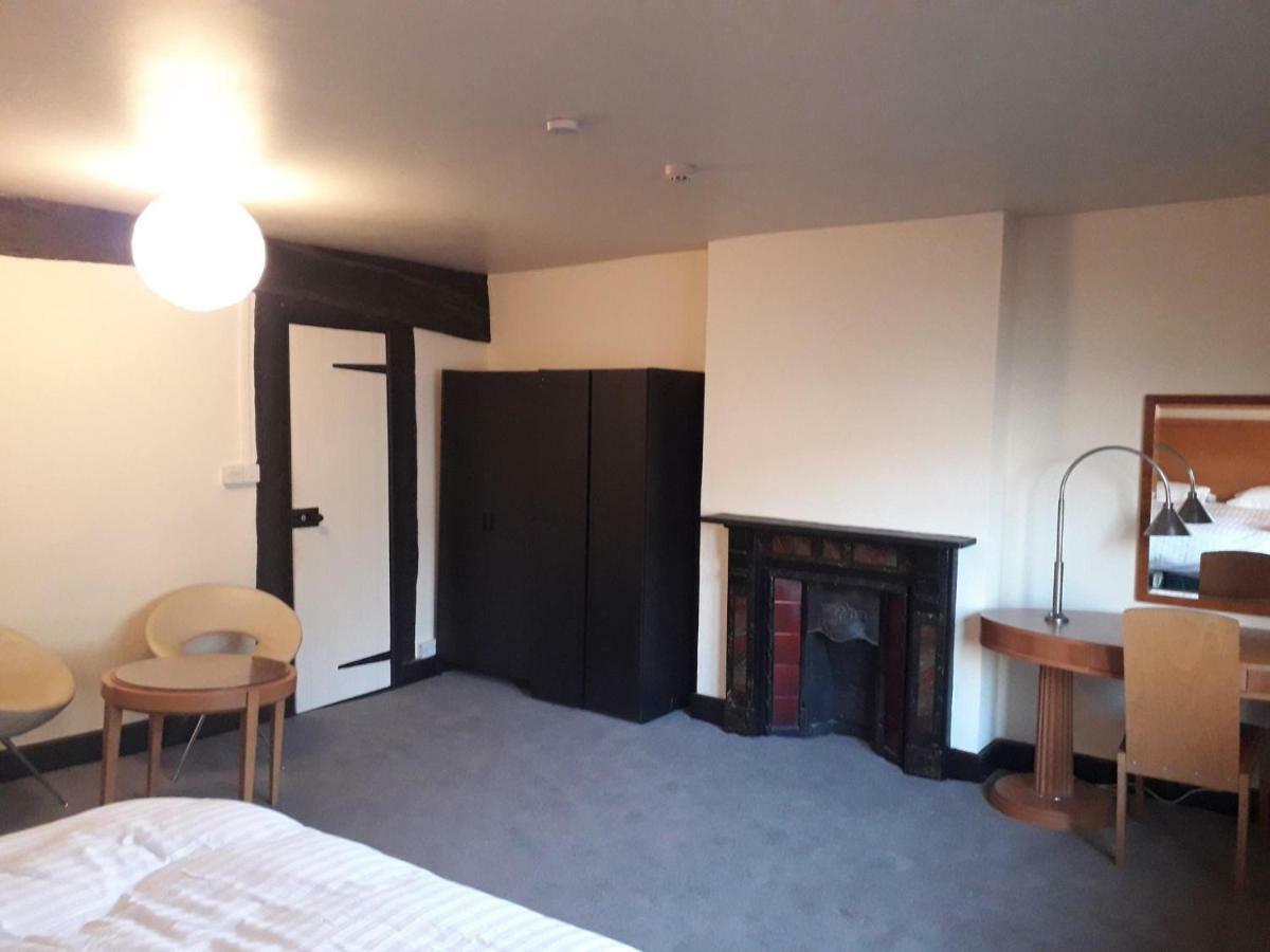 The Red Lion Apartment Newent Екстериор снимка